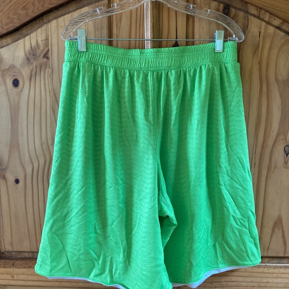 Men’s Eastbay Evapor green striped athletic shorts size M - Picture 4 of 7